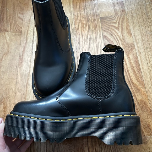 Doc marten smooth leather platform chelsea boots - Picture 3 of 4